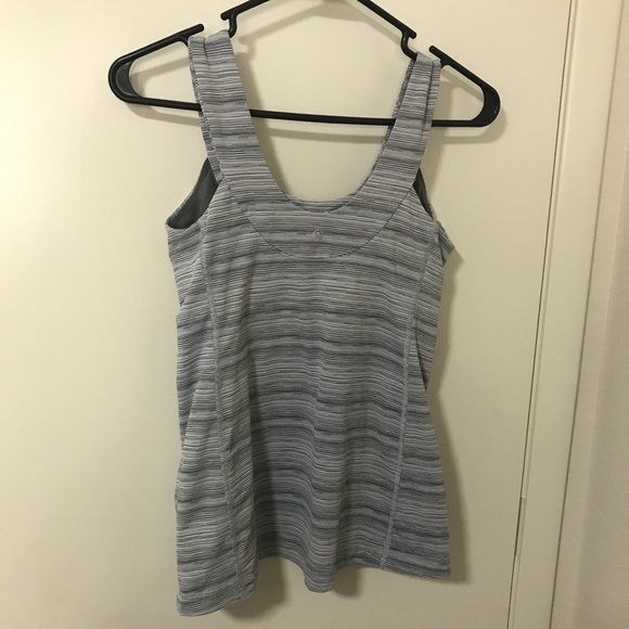 Lululemon athletica scoop back tank top with built in shelf bra size 6 - Picture 4 of 11
